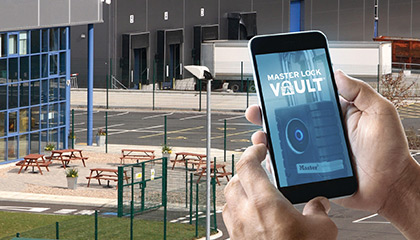 Master Lock Bluetooth outdoor padlock mobile device