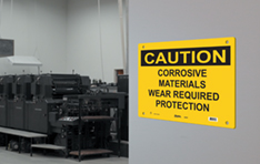 Soluciones de consignación: etiqueta de seguridad en puerta de fábrica